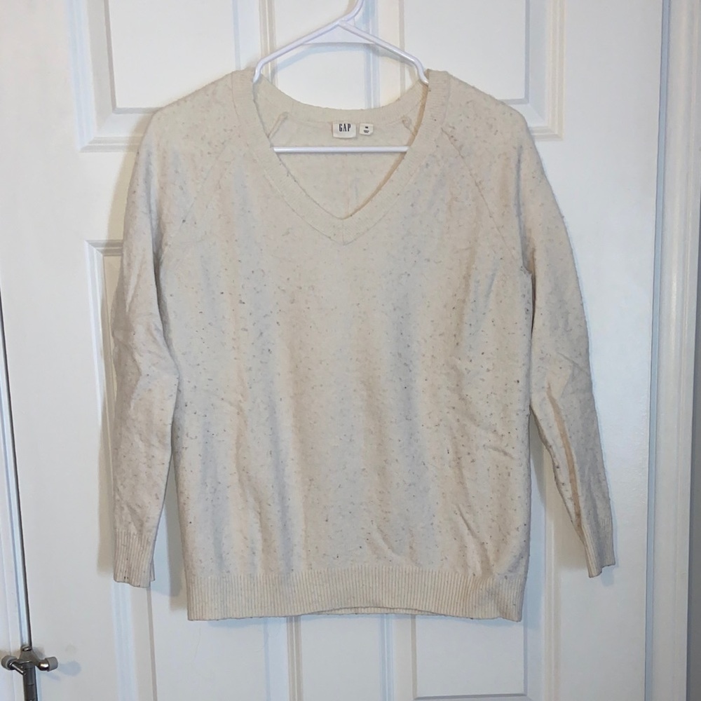 GAP Women's Off-White V-Neck Sweater